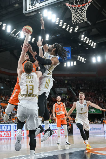 欧塞尔的战 欧塞尔的战