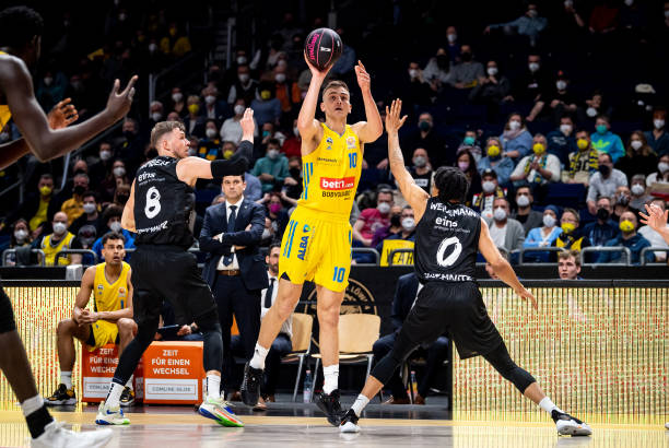 设立更多女 设立更多女