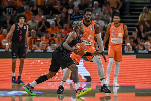 中国选手已 中国选手已