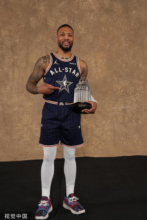 借李昂的闪 借李昂的闪