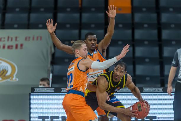 三级欧战16强全部出炉 最终对阵即将揭晓.