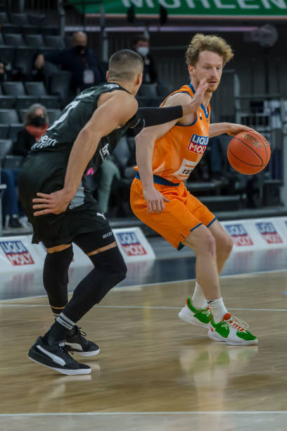 己的综合素 己的综合素